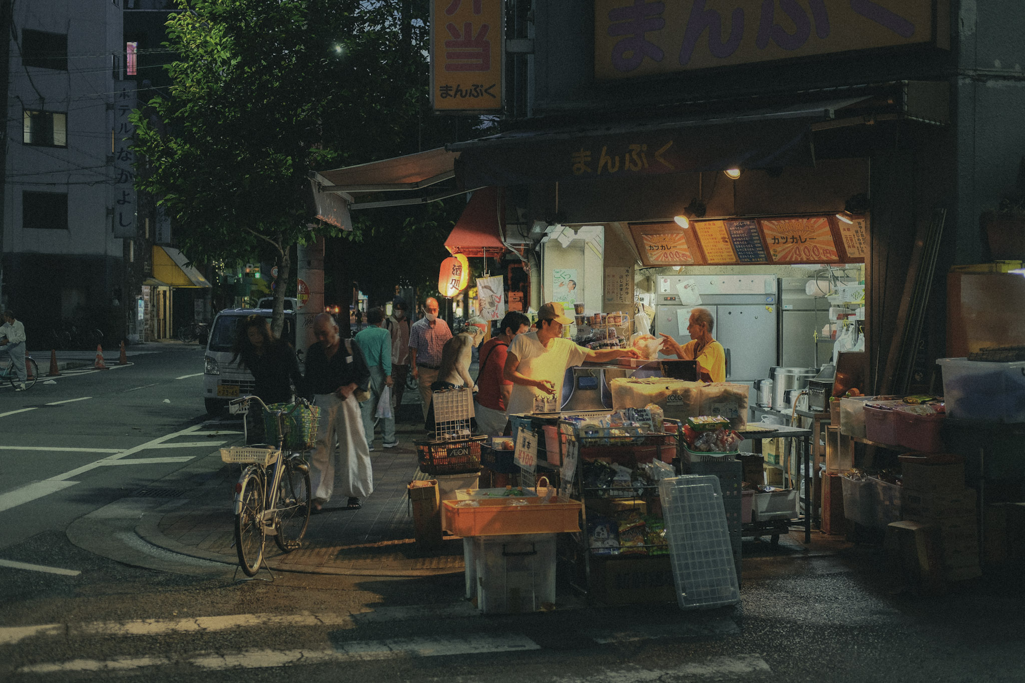 Nightly shoppers at a street corner